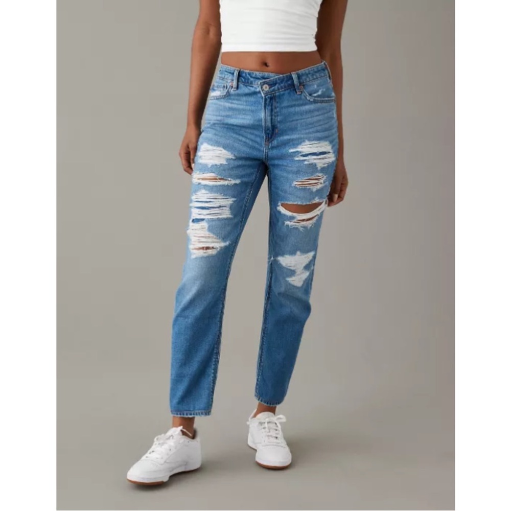 AMERICAN EAGLE ~Strigid Patched Mom Jean (NWT)